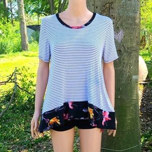 Jodifl Hi-Lo Floral Blk&Wh Stripes Short Slves Blouse